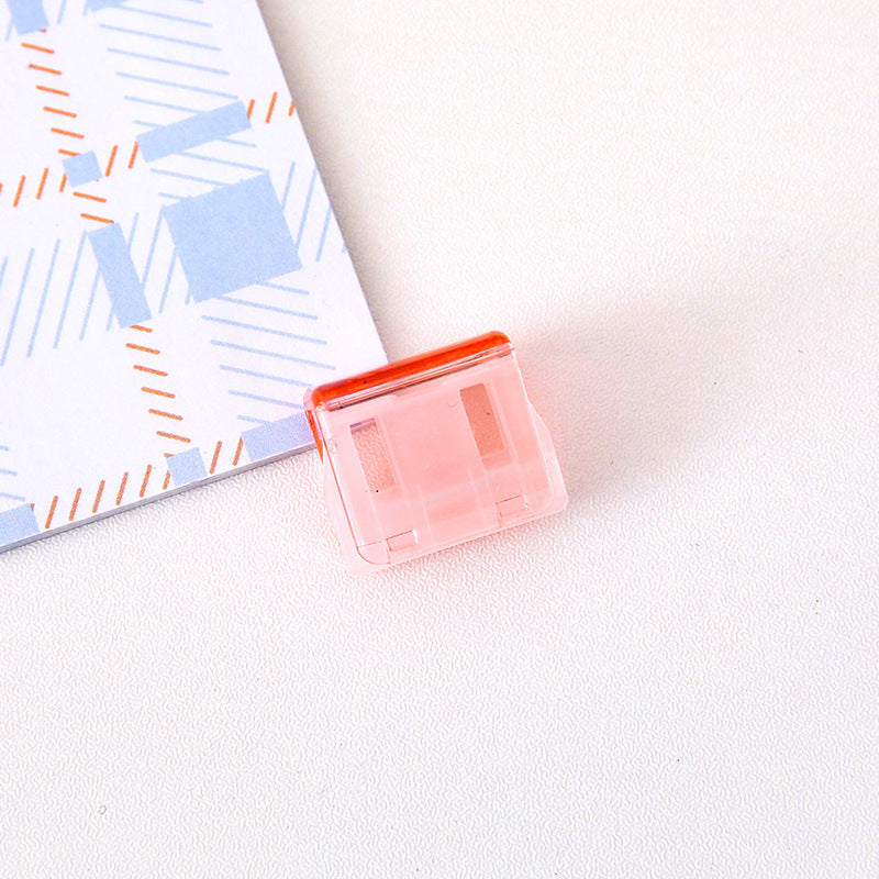 Wholesale Plastic Love Clip